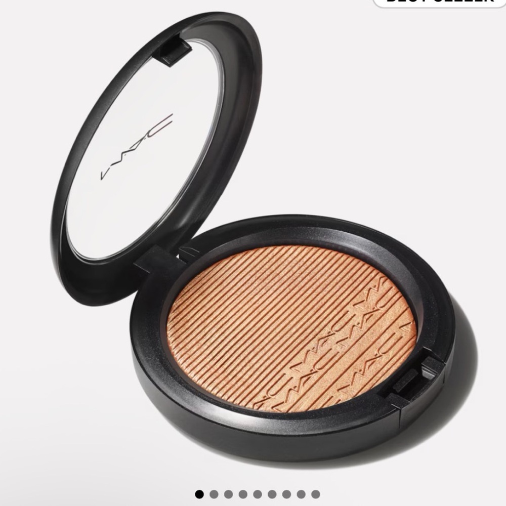Mac Extra Dimentional Skinfish pounder limiere pounder Glow with it color - Picture 2 of 3